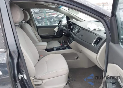 2017 Kia Sedona Lx z USA, uszkodzony, nr VIN KNDMB5C15H6230011